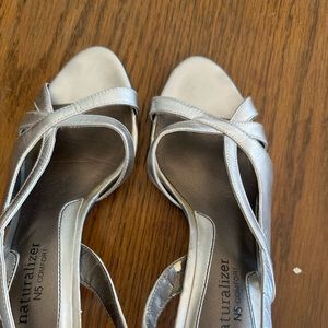 Size 6 naturalizer heels PARTY TIME
